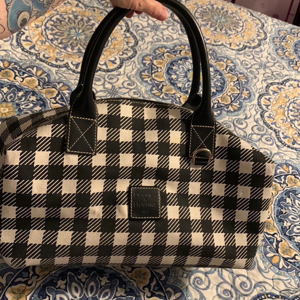 Dooney & Bourke small duffel bag EUC Tan and black houndstooth print